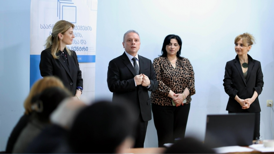 საჯარო სკოლების სამოქალაქო განათლების პედაგოგებისთვის საინფორმაციო კურსი "დემოკრატიული არჩევნები და საარჩევნო გარემო" ხორციელდება