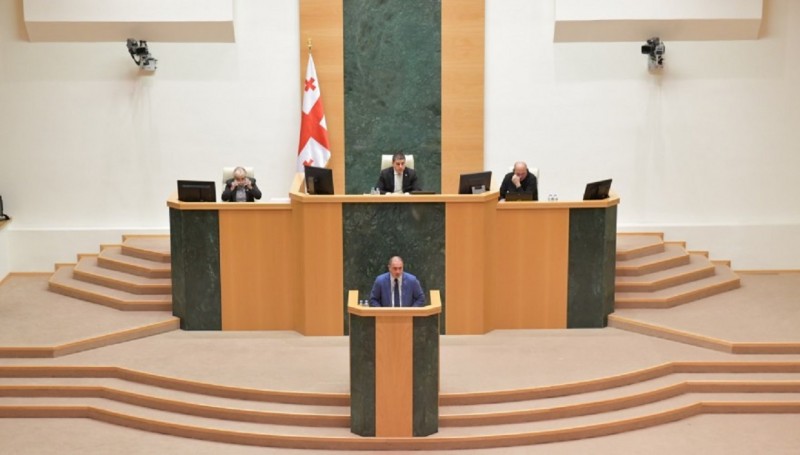 პარლამენტმა  „შეკრებებისა და მანიფესტაციების შესახებ