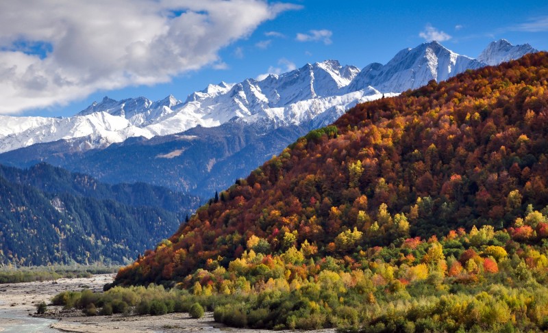 მთავრობამ ონისა და ჩხოროწყუს მუნიციპალიტეტებში ჰესების მშენებლობა განიხილა