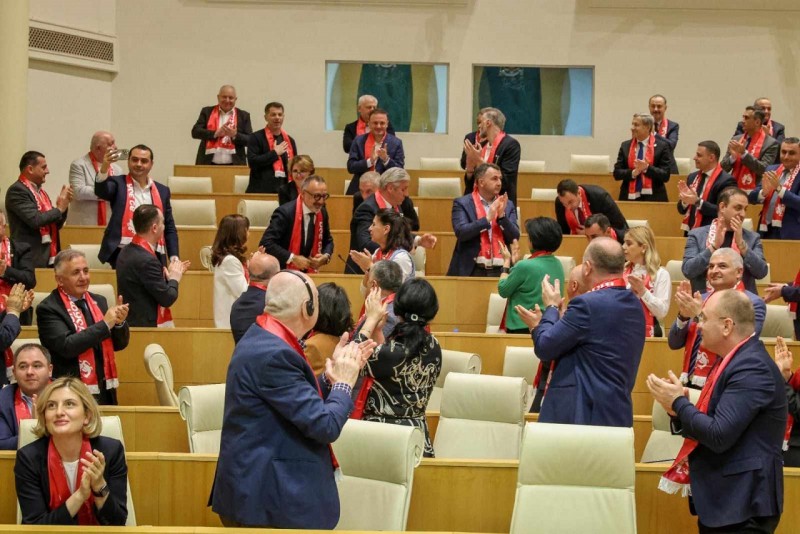 ჩვენმა ფეხბურთელებმა თავისი შეუპოვარი და ამავე დროს გააზრებული ბრძოლით ჩვენს თვალწინ ისტორია დაწერეს - შალვა პაპუაშვილი