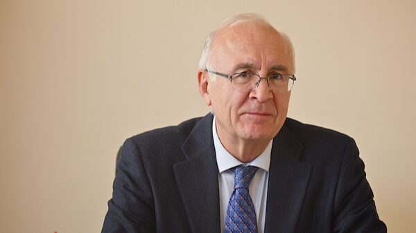 ზურაბ აბაშიძე პრემიერ-მინისტრის მრჩევლად დაინიშნა