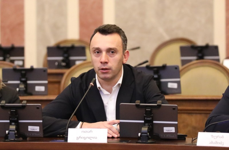 ოპოზიცია, რომელიც დღეს ამ დარბაზში ჩვენთან ერთად უნდა იჯდეს და თავის საქმეს აკეთებდეს, ცდილობს მერიის გაჯანსაღების პროცესი ვიწრო პოლიტიკური მიზნით პარაზიტულად გამოიყენოს - ოთარ გრიგოლია