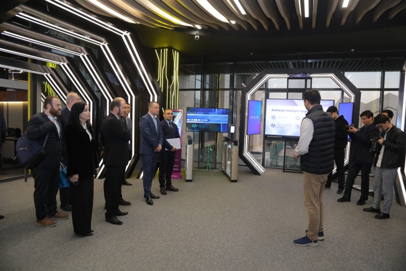 უზბეკეთში ციფრული ტრანსფორმაციის და აიტი ინდუსტრიის მიმართულებით თანამშრომლობის საკითხები განვიხილეთ - ირაკლი ნადარეიშვილი