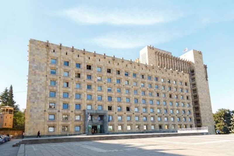 საქართველოს მთავრობა: ზურაბ ადეიშვილის მასპინძლობა ეწინააღმდეგება ევროკავშირის მიერ საქართველოსთვის განსაზღვრული ცხრა პრიორიტეტიდან პირველივე პრიორიტეტის სულისკვეთებას